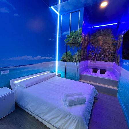 Habitacion Con Jacuzzi Y Bano Privado Madrid Exterior foto